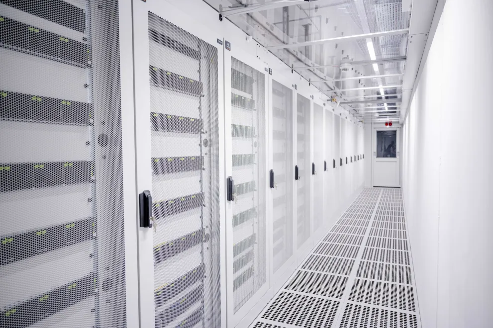 Ein moderner Serverraum der RUB, 2024. 